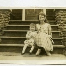 4b Stockdale - 003 004 F - Unidentified & Buildings